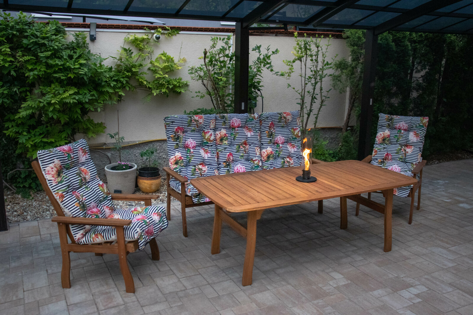 Keményfa kerti bútor garnitúra Relax BE129