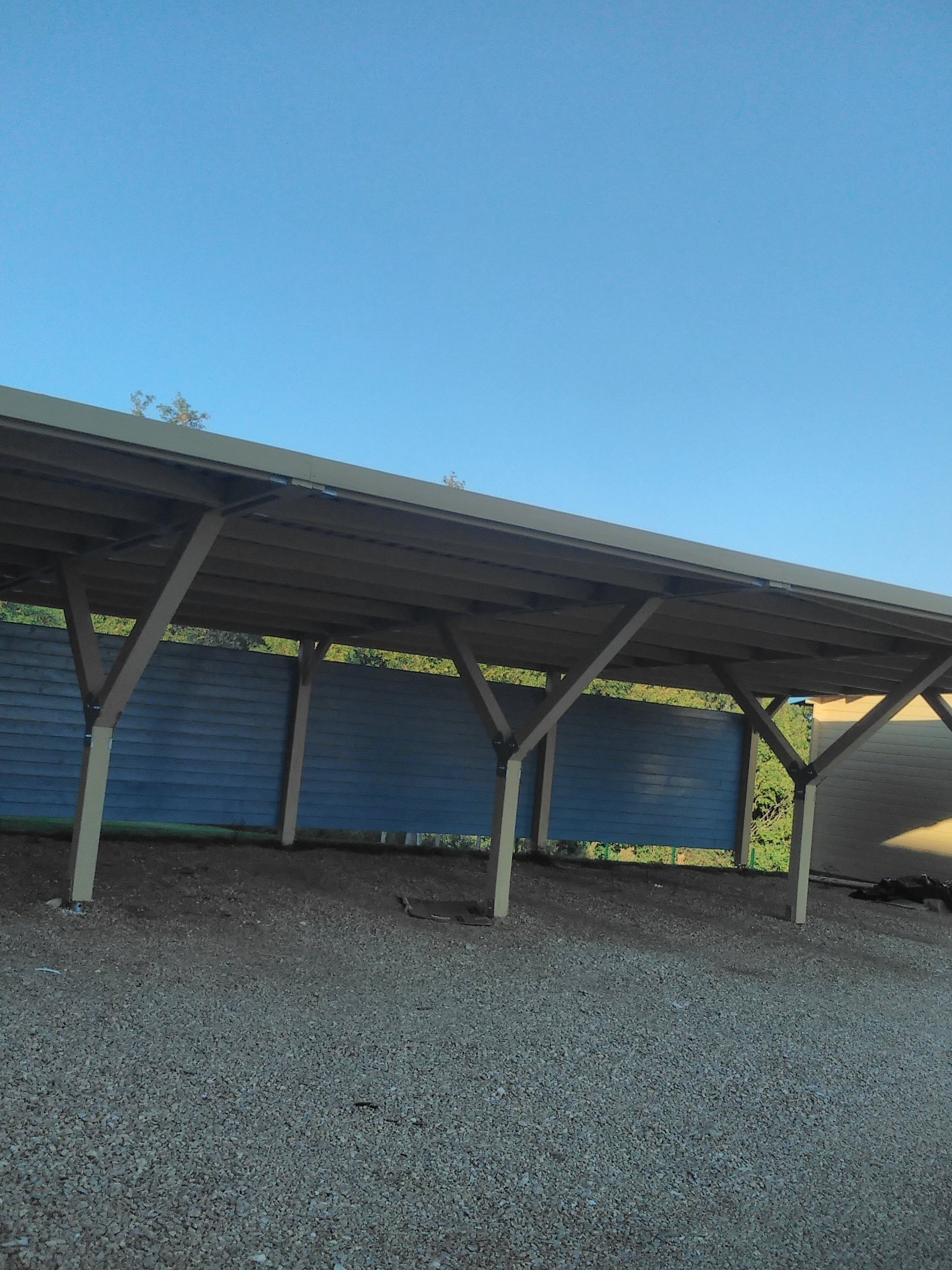 Sorolt többállásos garázs kivitel