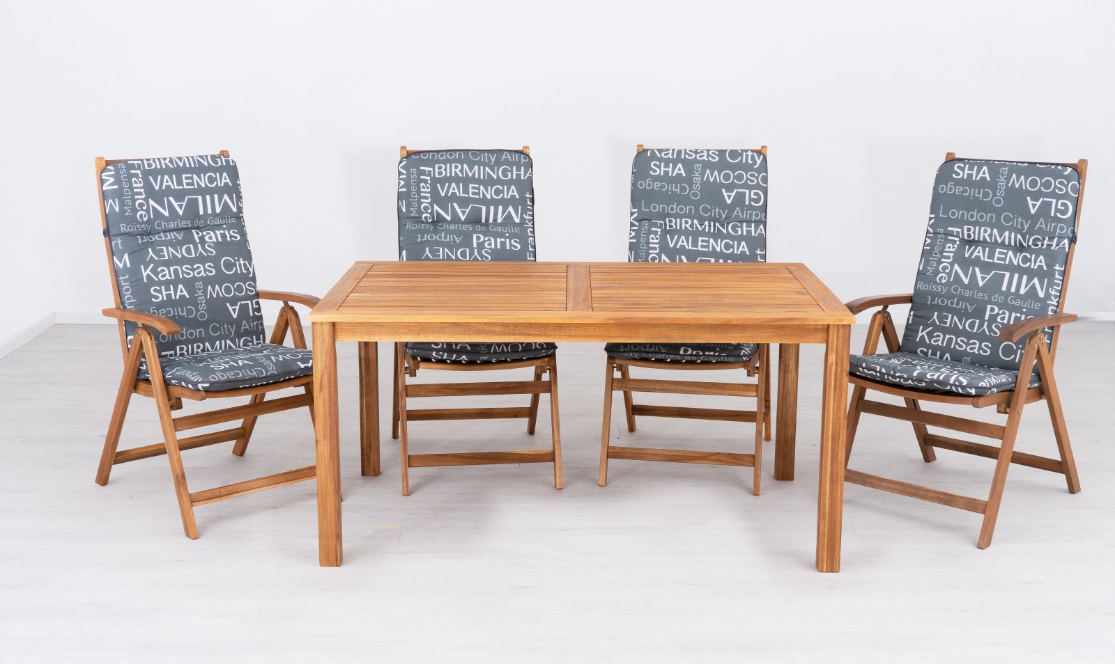 Fa terasz bútor M920 párnákkal