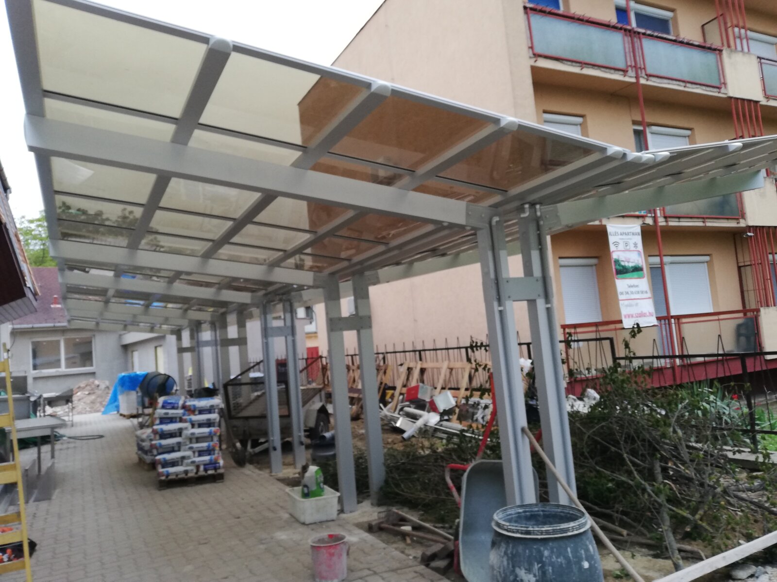 Autóbeálló építés terasztető TFP2