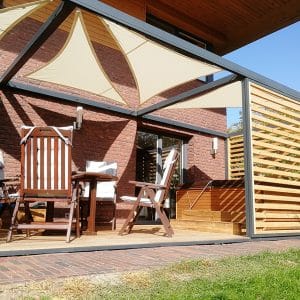 Terasz árnyékolás napvitorlával