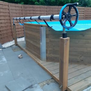 Szolárfólia csörlő medencéhez