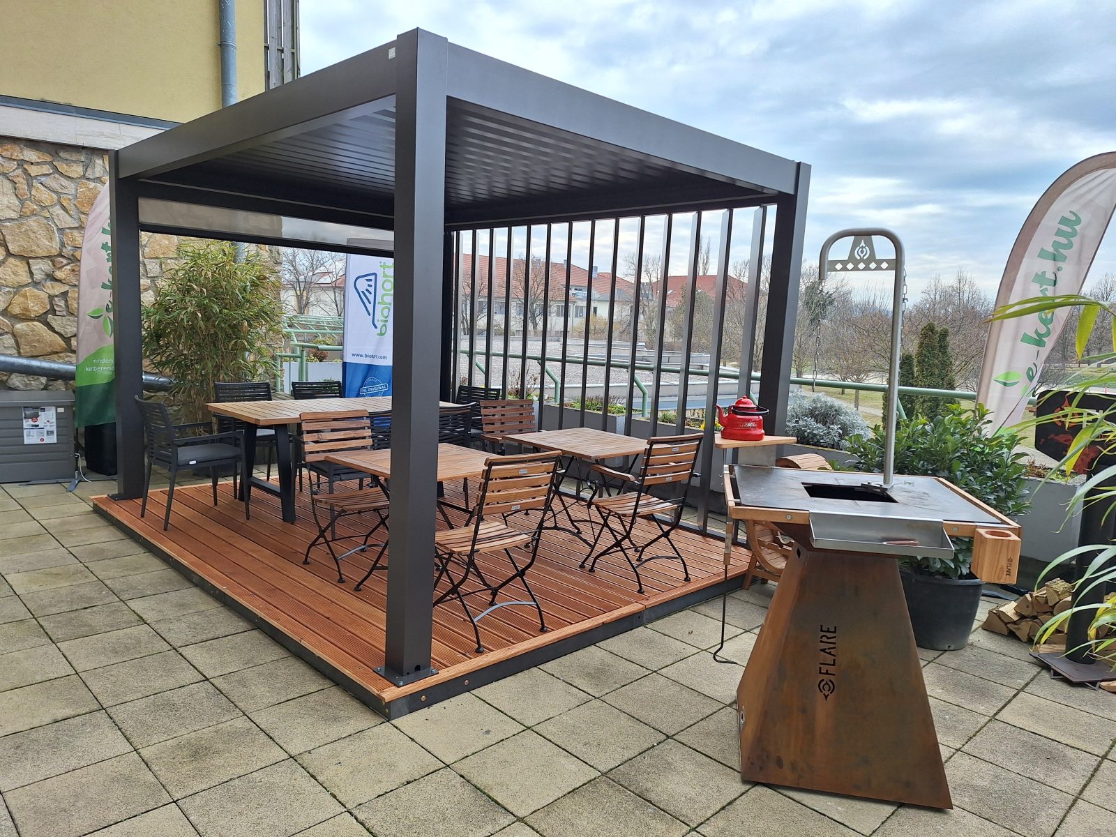 Bográcsozó + Biohort pavilon