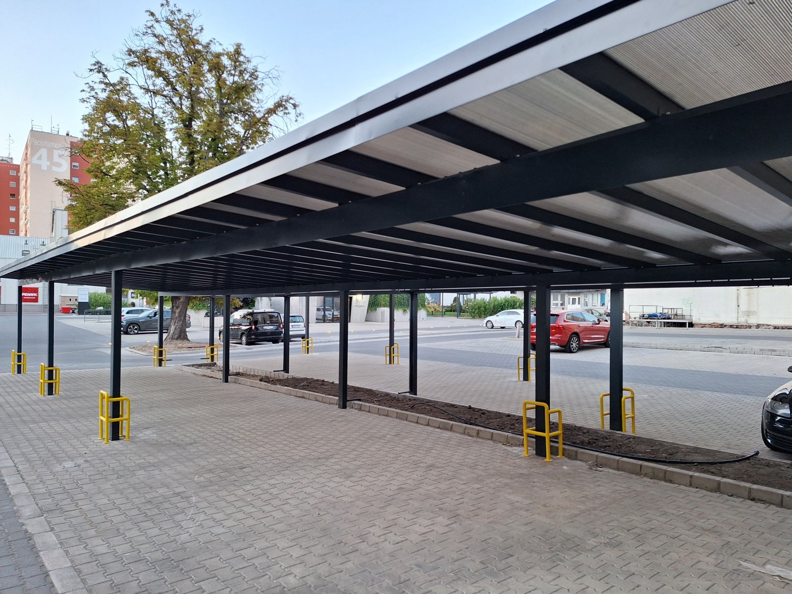 Többállásos egyedi garázstető építés 5x20m